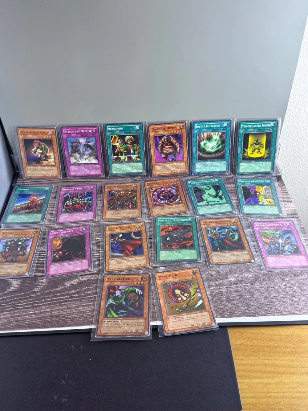 Yu-Gi-Oh! Lot of 20 Vintage Cards • Spells/Traps/Monsters Mixed Bundle